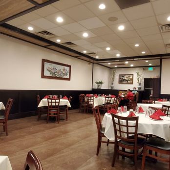 Da Hong Pao - Dining area w ducks in the window! - Cantonese Near Me - Washington, DC, District of Columbia Da Hong Pao - Dining area w ducks in the window! - Cantonese Near Me - Washington, DC, District of Columbia