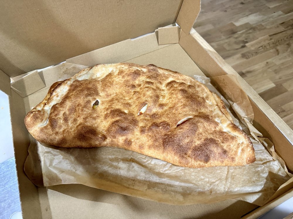 Mikey Rays Pizza Logo