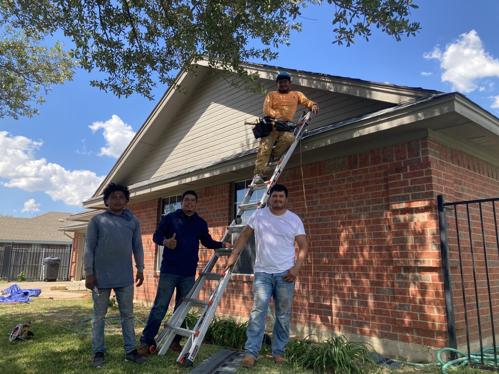 Slide of Hunt Roofing & Contracting