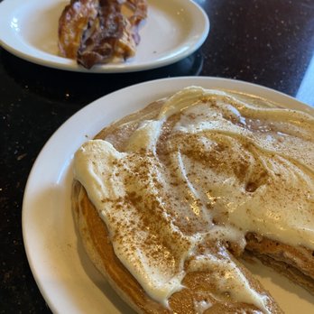 Slappy Cakes - Cinnamon roll pancake w bacon - Breakfast & Brunch Near Me - Lahaina, Hawaii Slappy Cakes - Cinnamon roll pancake w bacon - Breakfast & Brunch Near Me - Lahaina, Hawaii