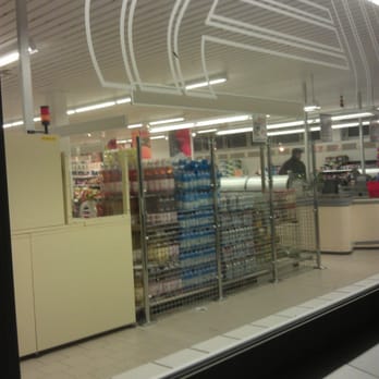 Aldi - ... von der Seite ... - Discount Store Near Me - Braunschweig, NI