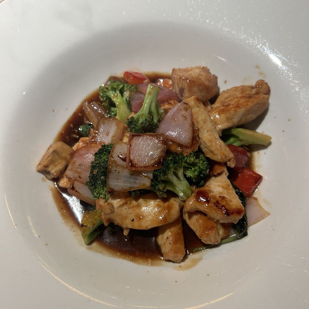 Thai N Sushi - Basil chicken - Sushi Bars Near Me - Quinlan, Texas Thai N Sushi - Basil chicken - Sushi Bars Near Me - Quinlan, Texas