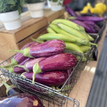 Flatbed Farm - Farmers Market Near Me - Glen Ellen, California Flatbed Farm - Farmers Market Near Me - Glen Ellen, California