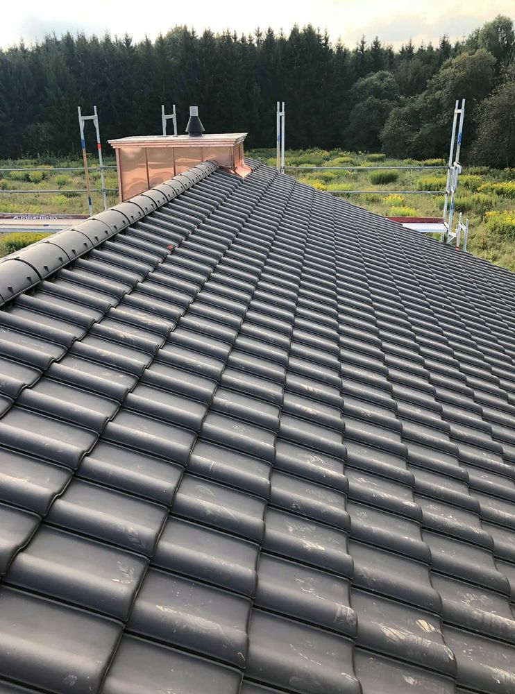 Slide of Alum Rock Roofing