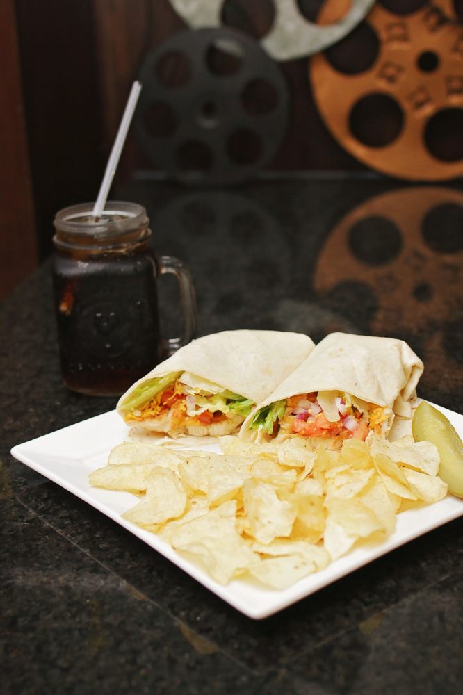 Hollywood Bar And Grill