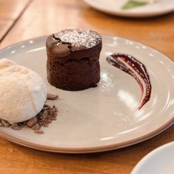 Eating House 1849 - Waikiki - Soufflé lava cake