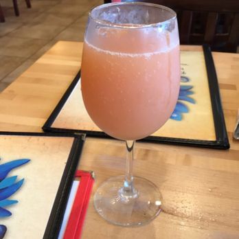 Dixie Cream Cafe - Strawberry passion fruit mimosa - Coffee & Tea Near Me - Windermere, Florida