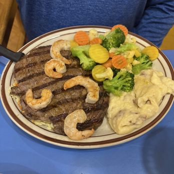 Torogoz Restaurant - Steak and shrimp - Salvadoran Near Me - Santa Fe, New Mexico