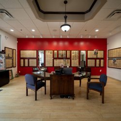 Custom Eye Care - Team office