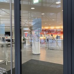 Opernshop - Karten geholt.