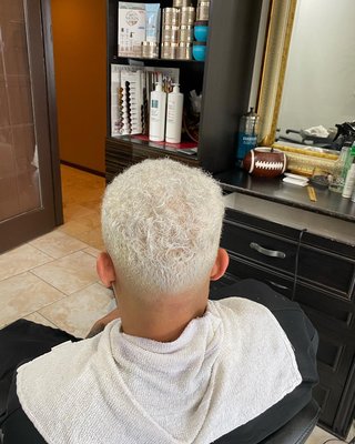 Mens Color - With 28 years of experience, Lightening dark hair has become one of my specialties.