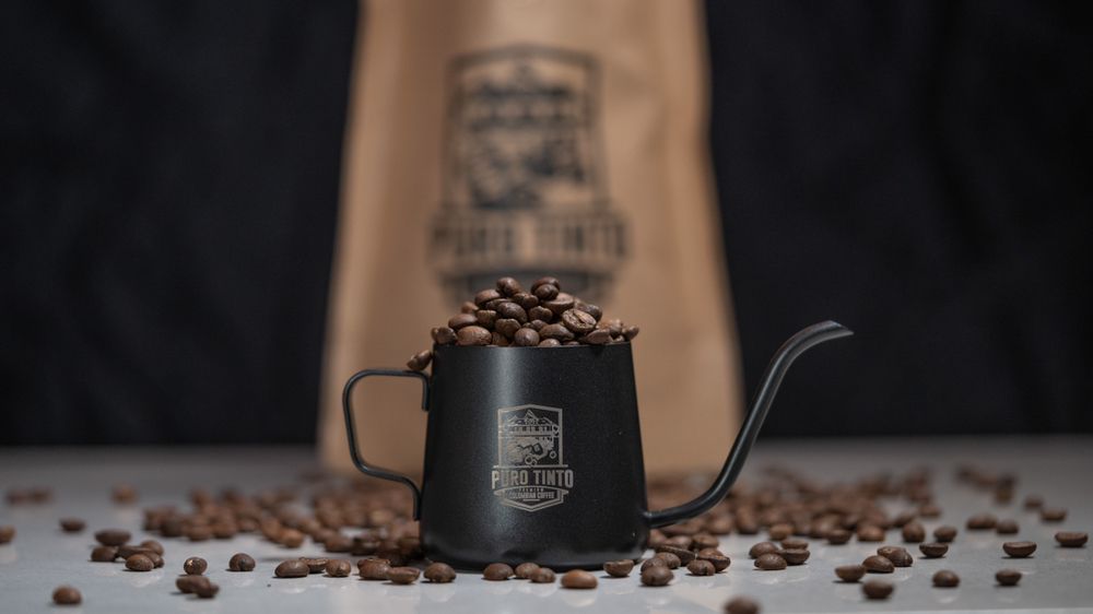 Puro Tinto Coffee Logo