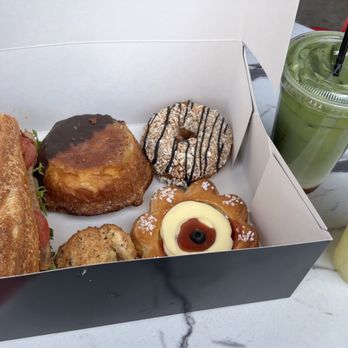 Bonrue Bakery - Assorted pastries, sandwich, mango matcha, and lavender lemonade - Bakeries Near Me - St George, Utah Bonrue Bakery - Assorted pastries, sandwich, mango matcha, and lavender lemonade - Bakeries Near Me - St George, Utah