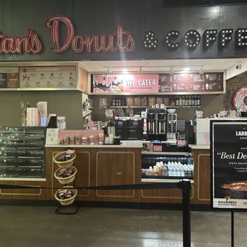 Washington Hall - Food Court Near Me - Chicago, Illinois