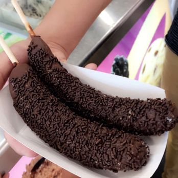 La Michoacana Purepecha - Frozen chocolate covered banana with sprinkles - Ice Cream & Frozen Yogurt Near Me - Minneapolis, Minnesota