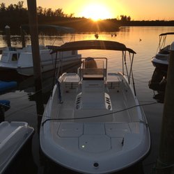 Bay Breeze South Boat Rentals - 2016 18' Center console / Seats - 6