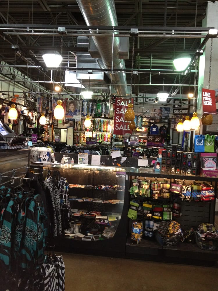 ZUMIEZ 5050 Factory Shops Blvd, Castle Rock, Colorado Shoe Stores