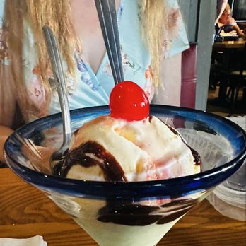 Chili's - Birthday Sundae - American Near Me - Vista, California