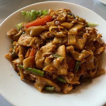 Marnee Thai - Pad Kee Mao with chicken - Thai Near Me - San Francisco, California Marnee Thai - Pad Kee Mao with chicken - Thai Near Me - San Francisco, California
