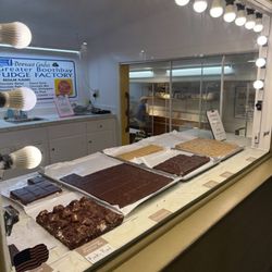 Downeast Candies - Fudge Window