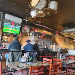 Cathouse Pizza - Came to the Cathouse Pizza to quick and late lunch! Fun atmosphere here!