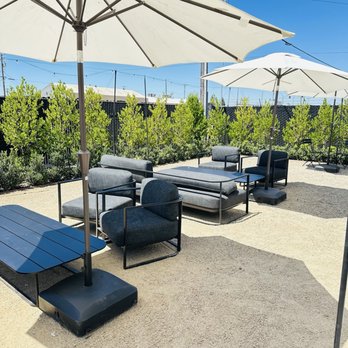 Matriarch Cafe - Side outdoor patio - Cafes Near Me - Salida, California