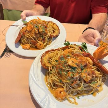 Lo Chalet - Spaghetti all'astice - Italian Near Me - Milan, Michigan Lo Chalet - Spaghetti all'astice - Italian Near Me - Milan, Michigan