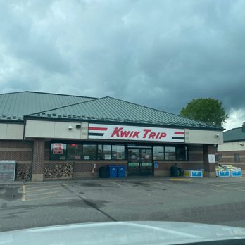 Kwik Trip - Front of store. - Convenience Stores Near Me - Woodbury, Minnesota Kwik Trip - Front of store. - Convenience Stores Near Me - Woodbury, Minnesota