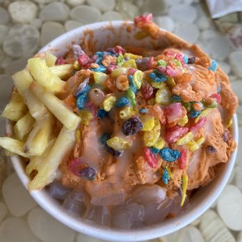 Salju Dessert - Thai tea with pineapple, fruity pebbles, and some jelly - Desserts Near Me - Alhambra, California Salju Dessert - Thai tea with pineapple, fruity pebbles, and some jelly - Desserts Near Me - Alhambra, California