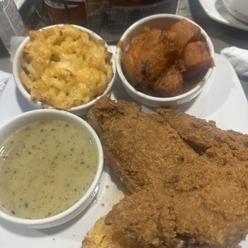 Restaurant 10 - Fried Turkey wings - American Near Me - Atlanta, Georgia