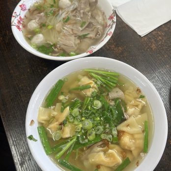 Kim Ky Noodle House - Hu Tieu Bo Vien (Top) and Mi Hoanh Thanh (Bottom) - Chinese Near Me - Westminster, California Kim Ky Noodle House - Hu Tieu Bo Vien (Top) and Mi Hoanh Thanh (Bottom) - Chinese Near Me - Westminster, California