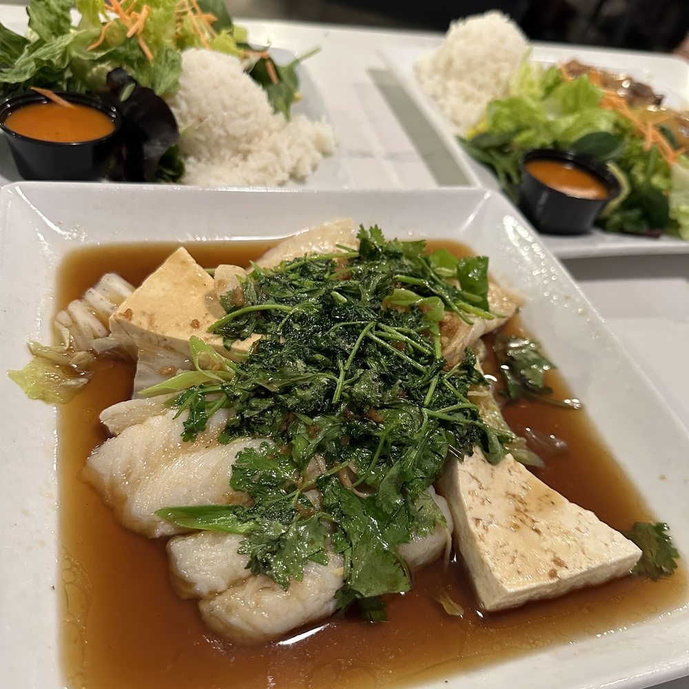 Eagle Cafe - Steamed fish, rice and salad with house dressing - Breakfast & Brunch Near Me - Honolulu, Hawaii Eagle Cafe - Steamed fish, rice and salad with house dressing - Breakfast & Brunch Near Me - Honolulu, Hawaii