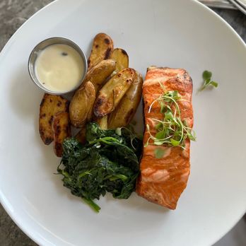 Moonshadows - Scottish Salmon - Seafood Near Me - Malibu, California