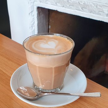 blackline - Latte Macchiato - Coffee & Tea Near Me - Hamburg, HH