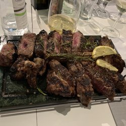 Tribeca Restaurant - Ein perfekter Steak auf heißen Stein serviert