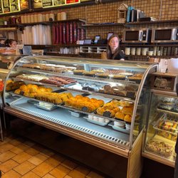 Fred & Murry's Kosher Delicatessen - Counter service or sit-down