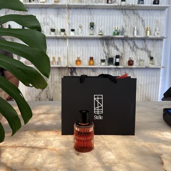 Stéle - Le Bain Guerbois Purple Night - Perfume Near Me - New York, New York Stéle - Le Bain Guerbois Purple Night - Perfume Near Me - New York, New York
