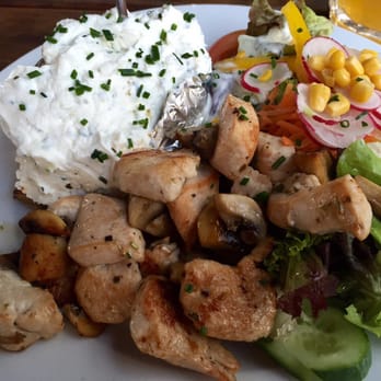 Leib & Seele - Baked Potato, Salad & Turkey with mushrooms. - International Near Me - Frankfurt, HE Leib & Seele - Baked Potato, Salad & Turkey with mushrooms. - International Near Me - Frankfurt, HE