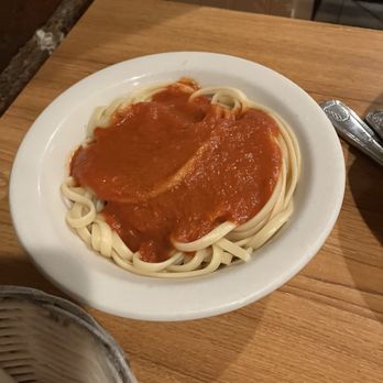 Pagliucas - Side of linguini spaghetti with marinara sauce - Italian Near Me - Boston, Massachusetts Pagliucas - Side of linguini spaghetti with marinara sauce - Italian Near Me - Boston, Massachusetts