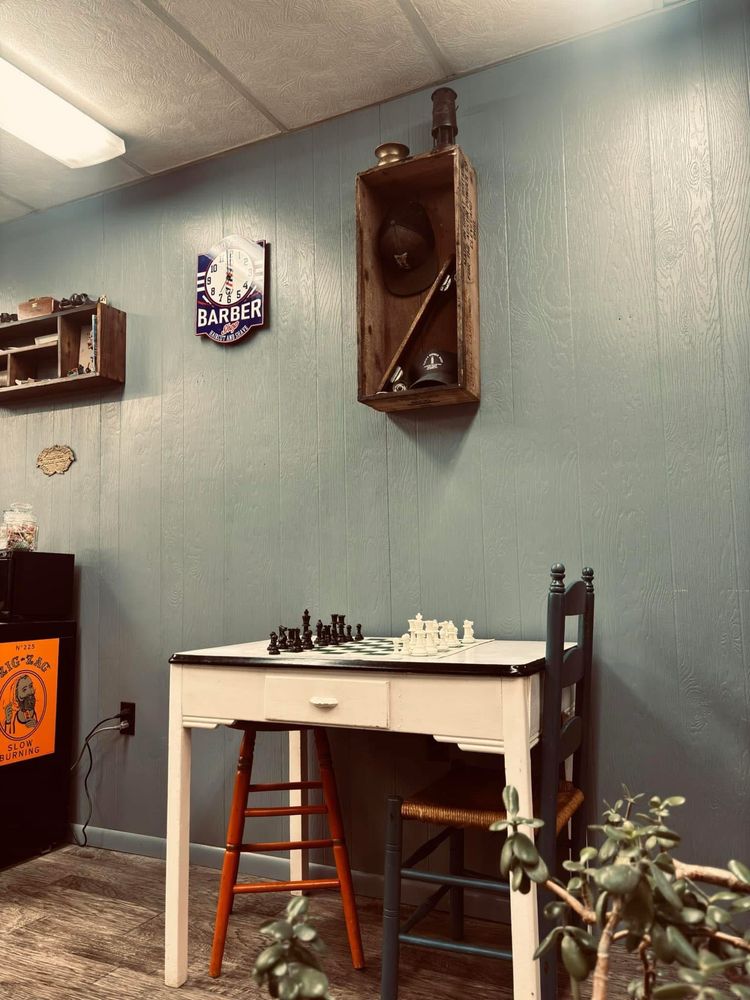 Boyd’s Barbershop Logo