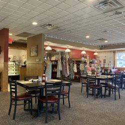 Norske Nook Restaurant & Bakery - Inside the restaurant