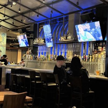 Yard House - Bar - Vegetarian Near Me - Burbank, California Yard House - Bar - Vegetarian Near Me - Burbank, California