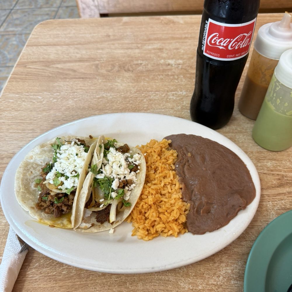 El Mana Taqueria - Taco plate - Mexican Near Me - Houston, Texas El Mana Taqueria - Taco plate - Mexican Near Me - Houston, Texas