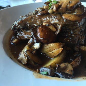 The Whiskey Kitchen - Braised Short Ribs (super tender!!) - Gastropubs Near Me - Virginia Beach, Virginia
