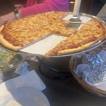 Jullianni's - Cheese Thin Crust Pizza - Italian Near Me - Palos Heights, Illinois Jullianni's - Cheese Thin Crust Pizza - Italian Near Me - Palos Heights, Illinois