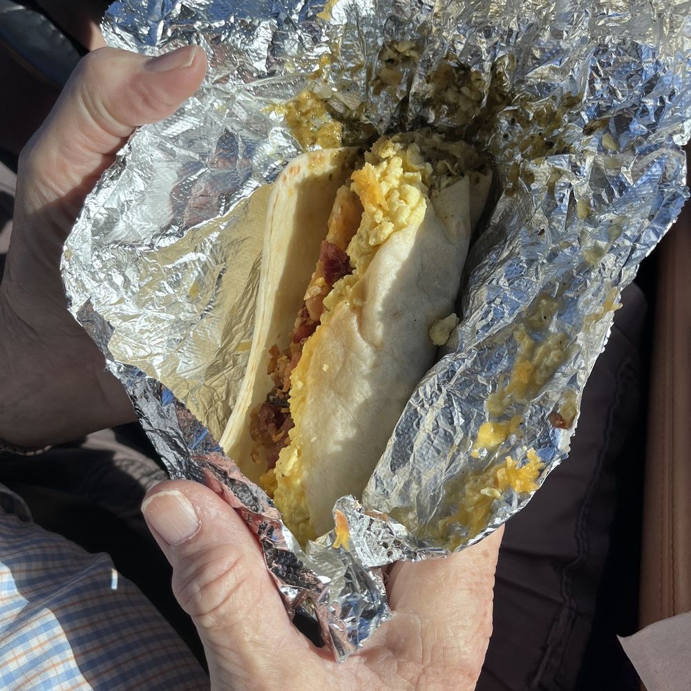 Buc-ee's - Waller - Hippo taco - generous but not car eating friendly - Gas Stations Near Me - Waller, Texas Buc-ee's - Waller - Hippo taco - generous but not car eating friendly - Gas Stations Near Me - Waller, Texas