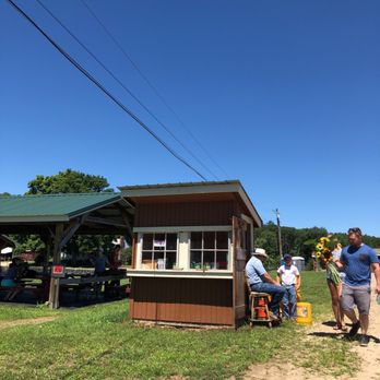 Dame Farm & Orchard - Farmers Market Near Me - Johnston, Rhode Island