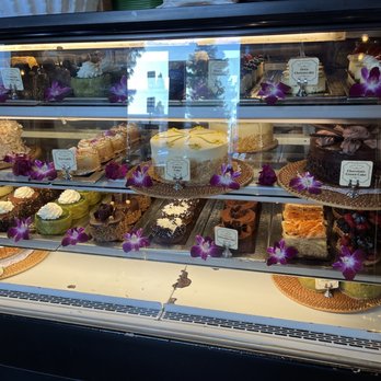 Urth Caffé - Orange - Coffee & Tea Near Me - Orange, California