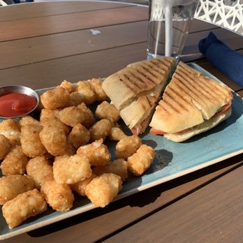 E.D.B - Capris panini - New American Near Me - Burbank, California