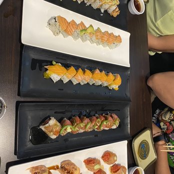 Show Sushi - Sushi Bars Near Me - San Dimas, California
